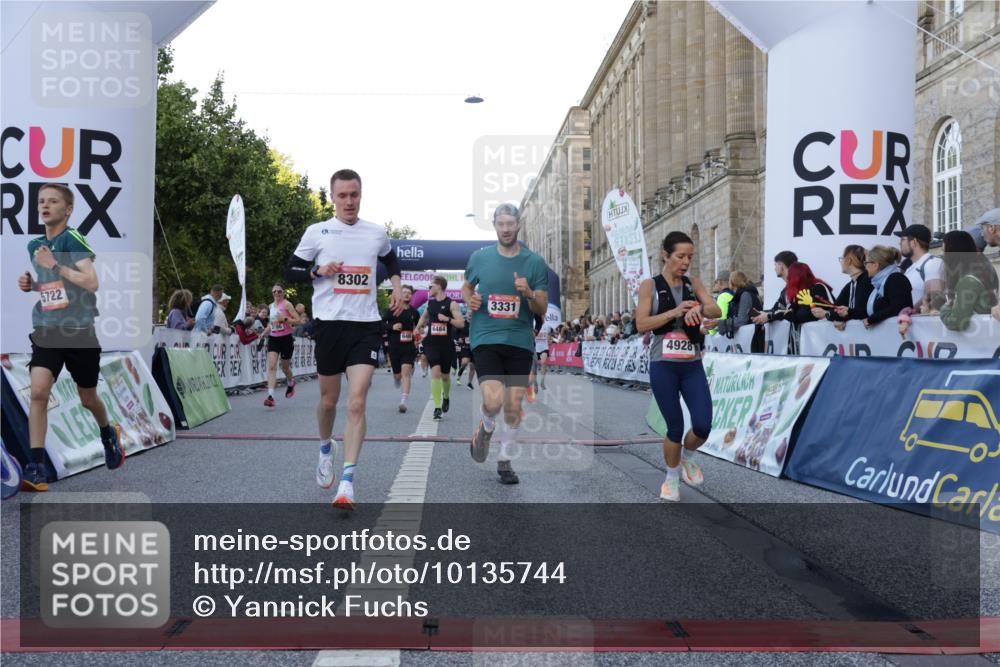 06.09.2026 - CURREX Alsterlauf Yannick Fuchs http://msf.ph/oto/10135744 06.09.2026 09:44:19 Ziel 2186, 2699, 3010, 3331, 3355, 3564, 3717, 4838, 4928, 5443, 5530, 5626, 5710, 5722, 5974, 6484, 6485, 6486, 8127, 8302 meine-sportfotos.de