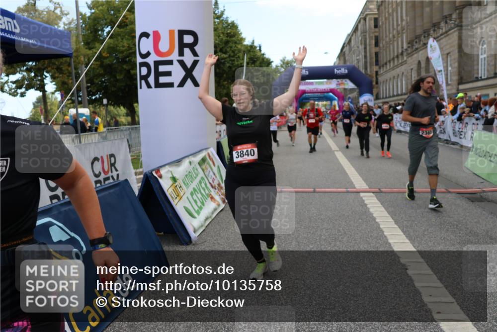 06.09.2026 - CURREX Alsterlauf Strokosch-Dieckow http://msf.ph/oto/10135758 06.09.2026 10:10:52 Ziel 2058, 2226, 2312, 2365, 2417, 2427, 2616, 2734, 3345, 3348, 3840, 3995, 4211, 4697, 5141, 5142, 6088, 6434 meine-sportfotos.de