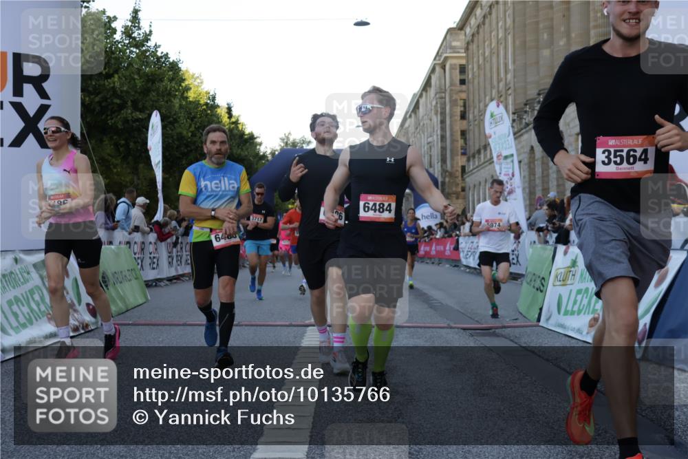 06.09.2026 - CURREX Alsterlauf Yannick Fuchs http://msf.ph/oto/10135766 06.09.2026 09:44:21 Ziel 2186, 2699, 3010, 3331, 3355, 3564, 3717, 4838, 4862, 4928, 5443, 5477, 5530, 5626, 5710, 5722, 5974, 6484, 6485, 6486, 8302 meine-sportfotos.de