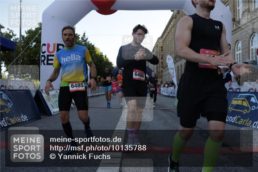06.09.2026 - CURREX Alsterlauf Yannick Fuchs http://msf.ph/oto/10135788 06.09.2026 09:44:22 Ziel 2186, 2699, 3331, 3355, 3564, 3717, 4187, 4838, 4862, 4928, 5443, 5477, 5530, 5626, 5710, 5722, 5974, 6047, 6484, 6485, 6486, 8302 meine-sportfotos.de