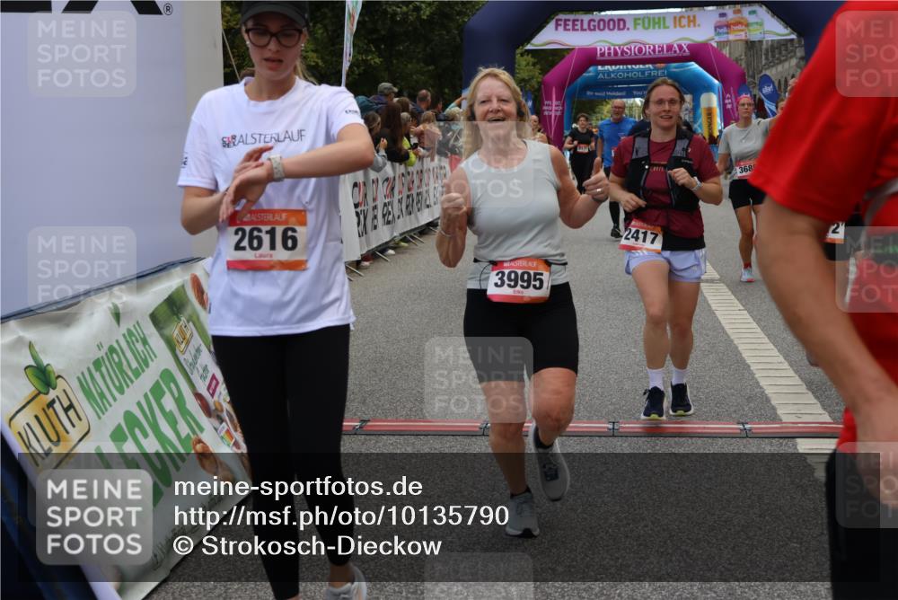 06.09.2026 - CURREX Alsterlauf Strokosch-Dieckow http://msf.ph/oto/10135790 06.09.2026 10:10:57 Ziel 2226, 2312, 2365, 2417, 2427, 2552, 2566, 2616, 2732, 2982, 3348, 3685, 3687, 3840, 3988, 3995, 5141, 5142, 5555, 5898, 6088, 6434 meine-sportfotos.de