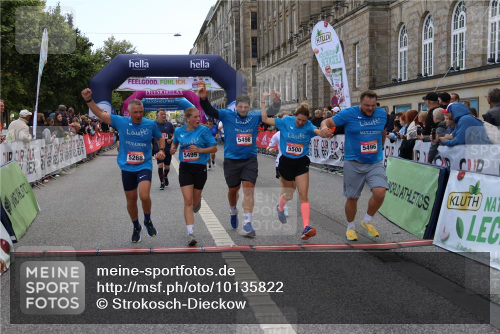 06.09.2026 - CURREX Alsterlauf Strokosch-Dieckow http://msf.ph/oto/10135822 06.09.2026 10:11:09 Ziel 2324, 2889, 2890, 3171, 3988, 4409, 5268, 5392, 5393, 5496, 5498, 5499, 5500, 5818, 5826, 5888, 8292 meine-sportfotos.de