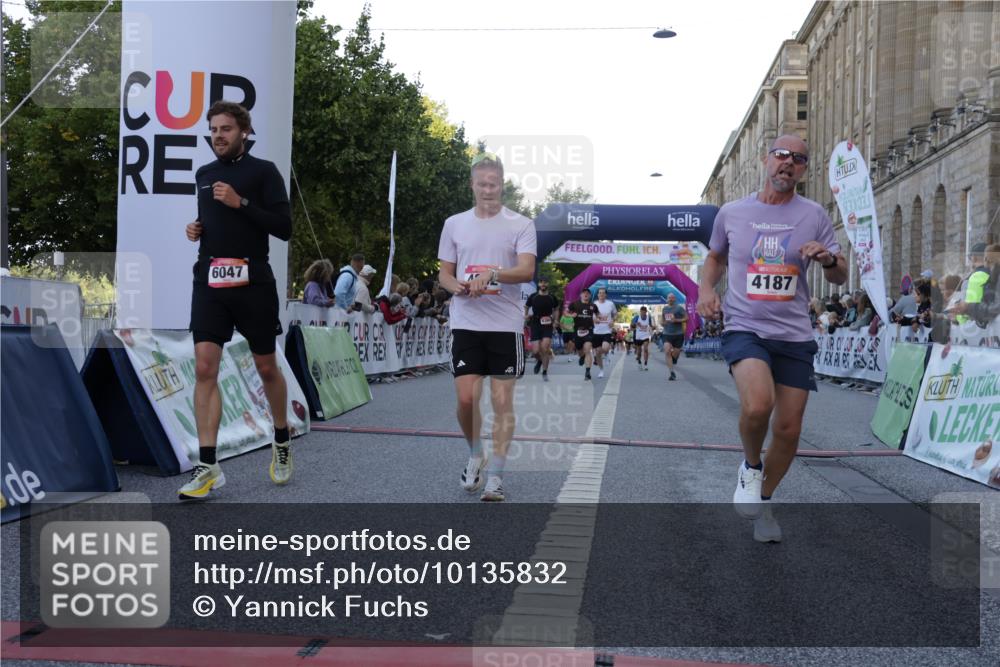 06.09.2026 - CURREX Alsterlauf Yannick Fuchs http://msf.ph/oto/10135832 06.09.2026 09:44:27 Ziel 2186, 2894, 3355, 3564, 3717, 4187, 4203, 4669, 4862, 5271, 5443, 5477, 5626, 5710, 5974, 6047, 6366, 6484, 6485, 6486 meine-sportfotos.de