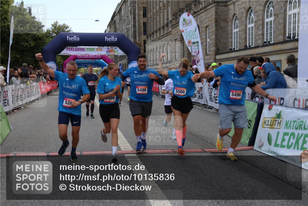 06.09.2026 - CURREX Alsterlauf Strokosch-Dieckow http://msf.ph/oto/10135836 06.09.2026 10:11:10 Ziel 2324, 2889, 2890, 3171, 4409, 5268, 5327, 5351, 5392, 5393, 5496, 5498, 5499, 5500, 5818, 5826, 5888, 8292 meine-sportfotos.de
