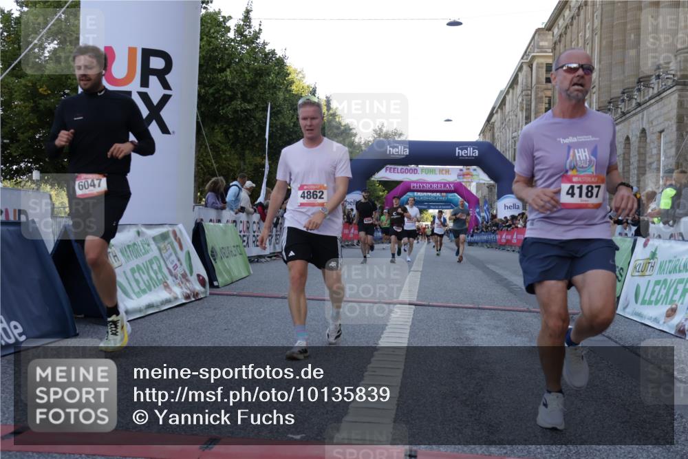 06.09.2026 - CURREX Alsterlauf Yannick Fuchs http://msf.ph/oto/10135839 06.09.2026 09:44:27 Ziel 2186, 2894, 3355, 3564, 3717, 4187, 4203, 4669, 4862, 5271, 5443, 5477, 5626, 5710, 5974, 6047, 6366, 6484, 6485, 6486 meine-sportfotos.de