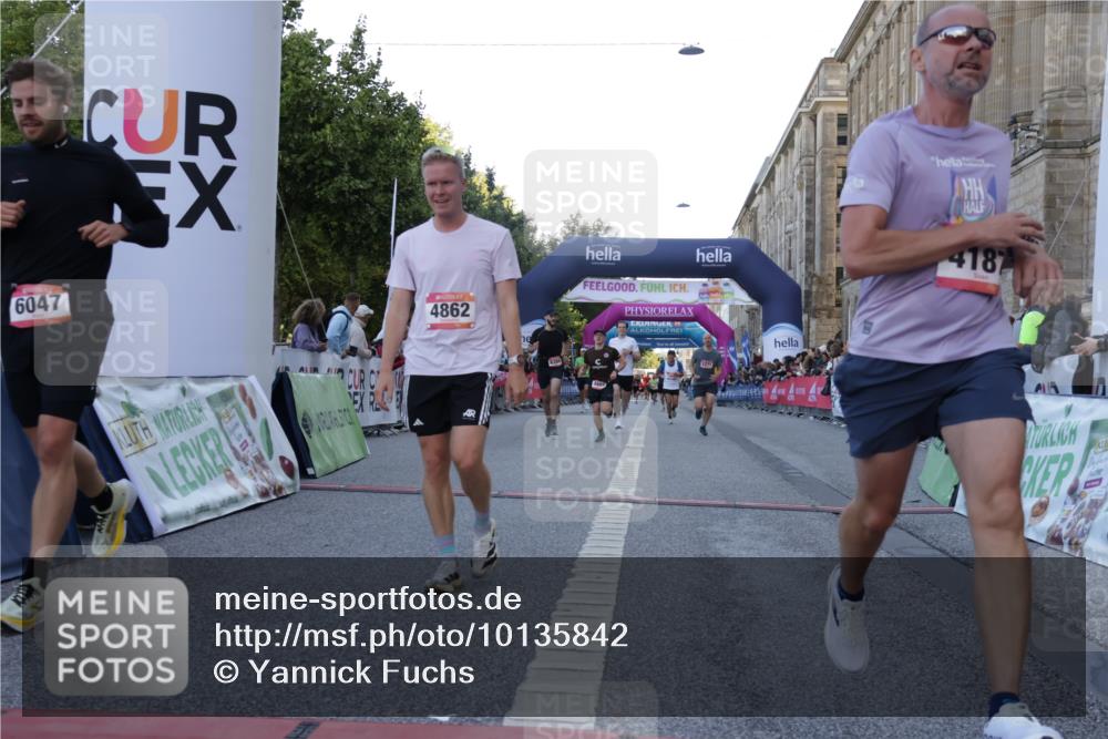 06.09.2026 - CURREX Alsterlauf Yannick Fuchs http://msf.ph/oto/10135842 06.09.2026 09:44:27 Ziel 2186, 2894, 3355, 3564, 3717, 4187, 4203, 4669, 4862, 5271, 5443, 5477, 5626, 5710, 5974, 6047, 6366, 6484, 6485, 6486 meine-sportfotos.de