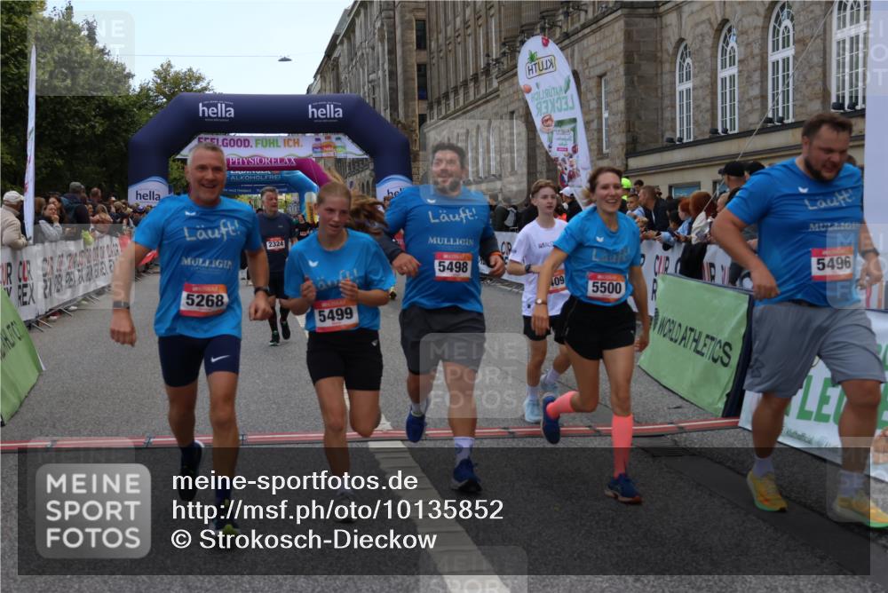 06.09.2026 - CURREX Alsterlauf Strokosch-Dieckow http://msf.ph/oto/10135852 06.09.2026 10:11:10 Ziel 2324, 2889, 2890, 3171, 4409, 5268, 5327, 5351, 5392, 5393, 5496, 5498, 5499, 5500, 5818, 5826, 5888, 8292 meine-sportfotos.de