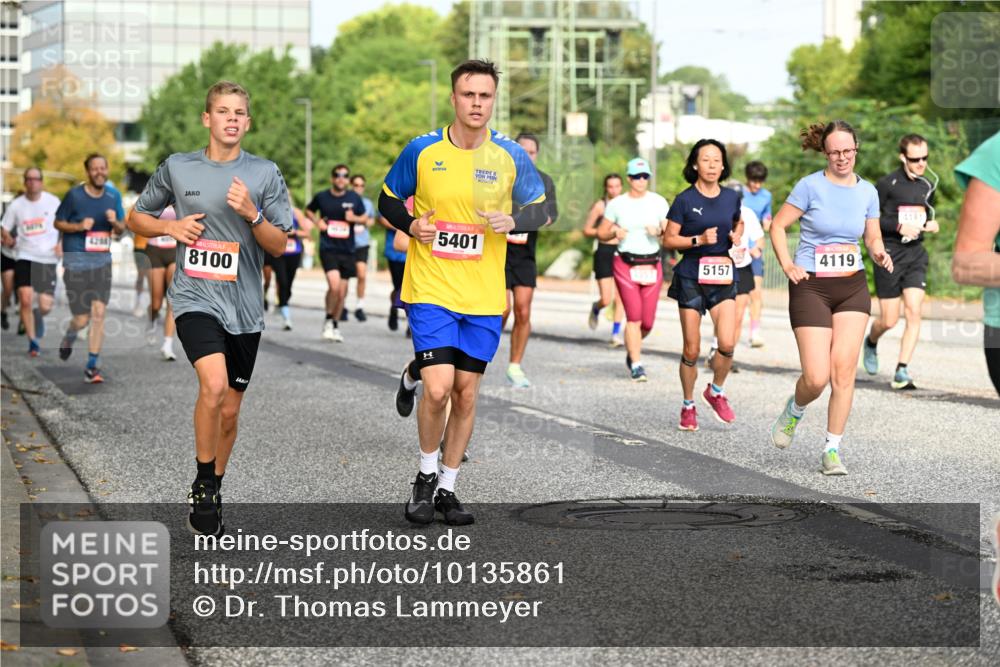 06.09.2026 - CURREX Alsterlauf Dr. Thomas Lammeyer http://msf.ph/oto/10135861 06.09.2026 10:00:37 Laufen 4260, 8100, 5401, 4119, 2157, 5157 meine-sportfotos.de