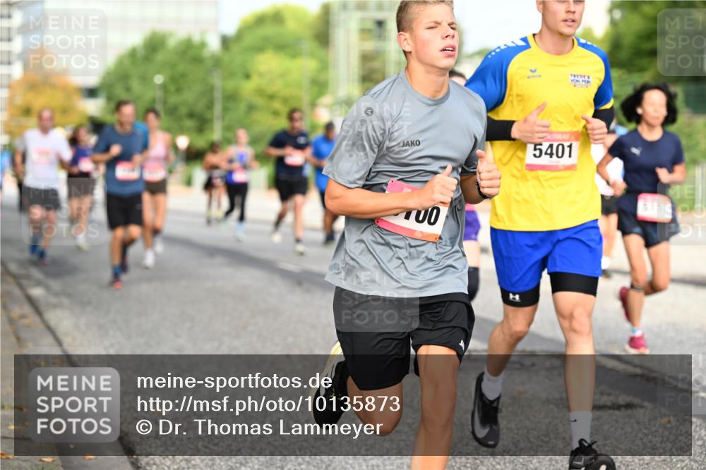 06.09.2026 - CURREX Alsterlauf Dr. Thomas Lammeyer http://msf.ph/oto/10135873 06.09.2026 10:00:38 Laufen 5401 meine-sportfotos.de