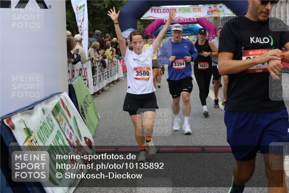 06.09.2026 - CURREX Alsterlauf Strokosch-Dieckow http://msf.ph/oto/10135892 06.09.2026 09:58:10 Ziel 3394, 3497, 3553, 3580, 3743, 3841, 3872, 3923, 4034, 4327, 4864, 5518, 5548, 5707, 5986, 6227, 6343, 6409, 8066, 8152, 8163, 8229 meine-sportfotos.de