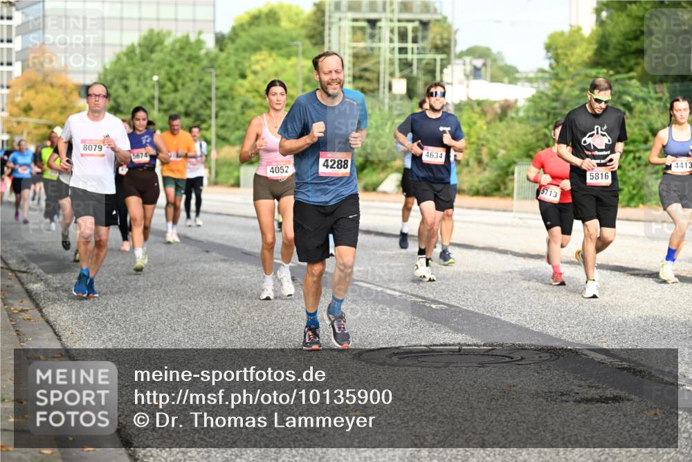 06.09.2026 - CURREX Alsterlauf Dr. Thomas Lammeyer http://msf.ph/oto/10135900 06.09.2026 10:00:41 Laufen 8079, 5674, 4052, 4288, 4634, 5713, 5816, 4413 meine-sportfotos.de
