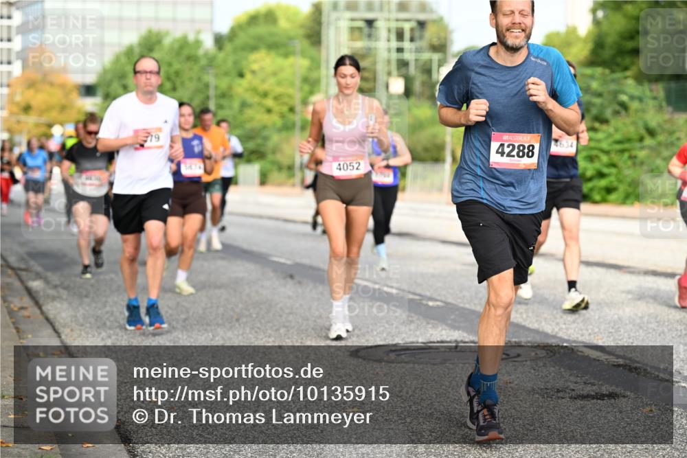 06.09.2026 - CURREX Alsterlauf Dr. Thomas Lammeyer http://msf.ph/oto/10135915 06.09.2026 10:00:42 Laufen 31674, 4052, 4288, 4634 meine-sportfotos.de