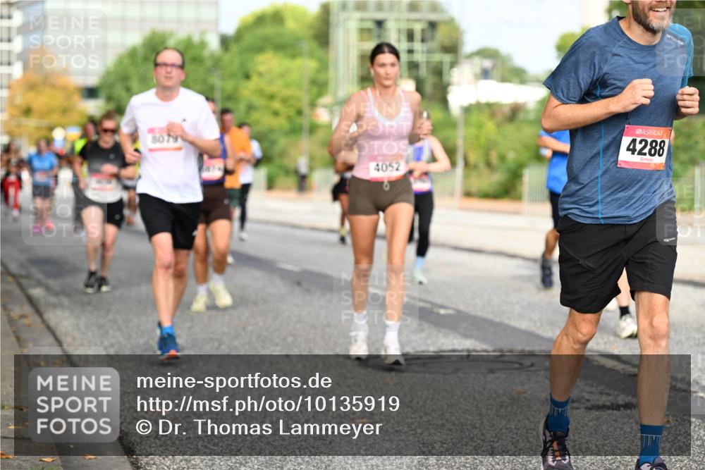 06.09.2026 - CURREX Alsterlauf Dr. Thomas Lammeyer http://msf.ph/oto/10135919 06.09.2026 10:00:42 Laufen 8079, 4052, 4288 meine-sportfotos.de