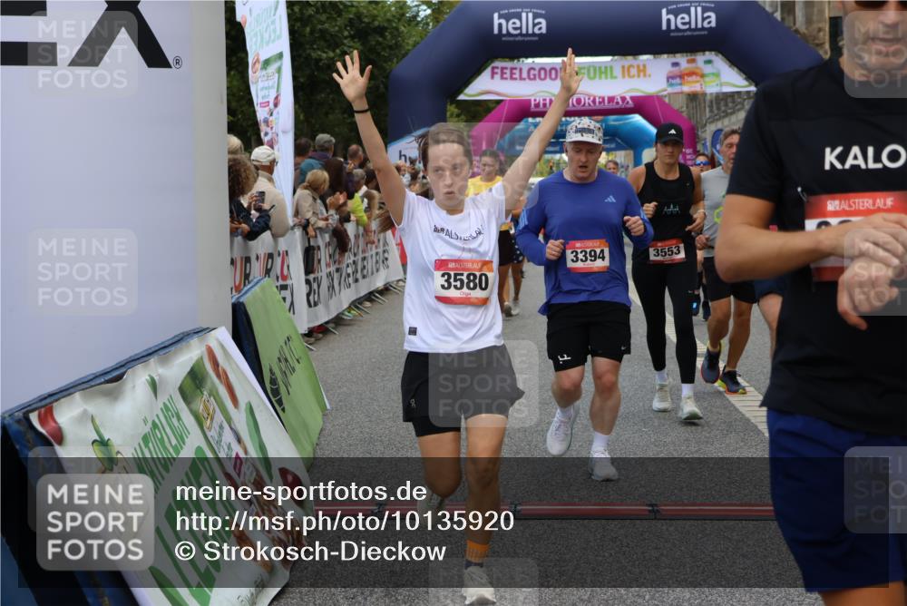 06.09.2026 - CURREX Alsterlauf Strokosch-Dieckow http://msf.ph/oto/10135920 06.09.2026 09:58:10 Ziel 3394, 3497, 3553, 3580, 3743, 3841, 3872, 3923, 4034, 4327, 4864, 5518, 5548, 5707, 5986, 6227, 6343, 6409, 8066, 8152, 8163, 8229 meine-sportfotos.de