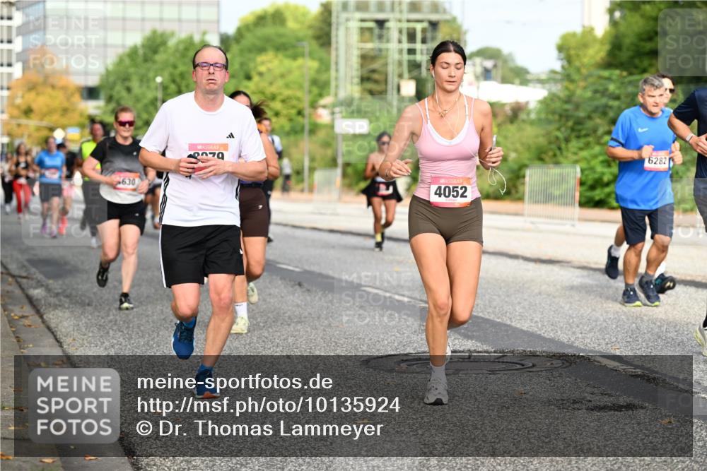 06.09.2026 - CURREX Alsterlauf Dr. Thomas Lammeyer http://msf.ph/oto/10135924 06.09.2026 10:00:43 Laufen 630, 079, 4052, 6282 meine-sportfotos.de