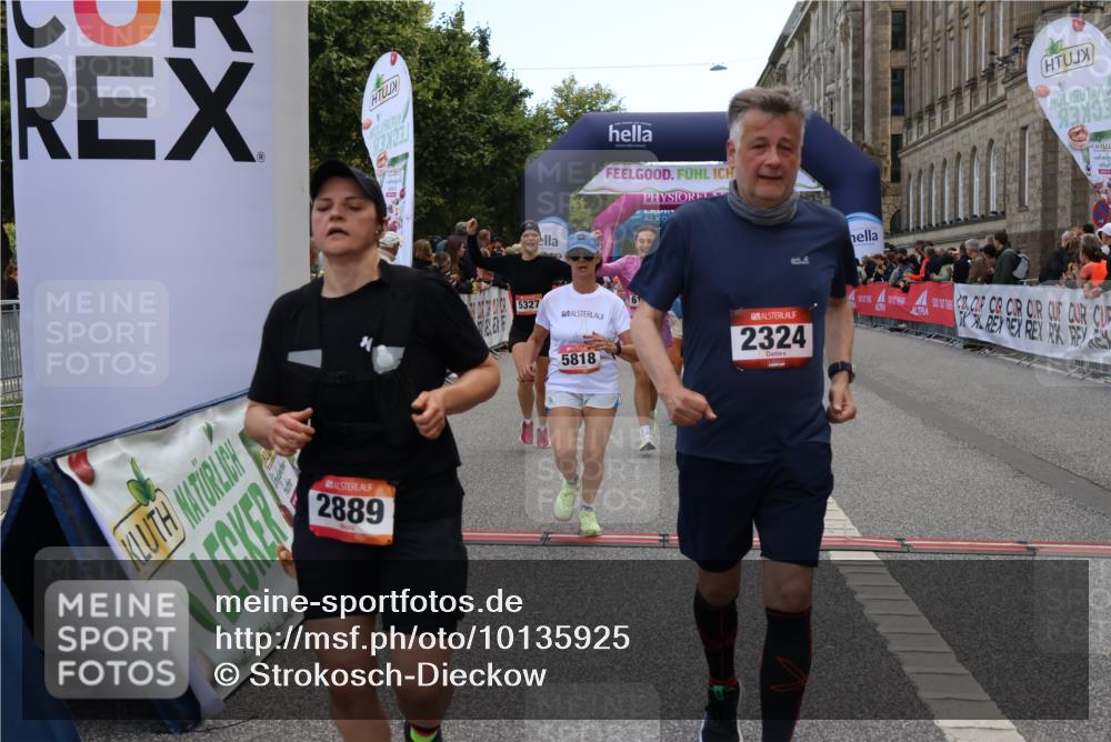 06.09.2026 - CURREX Alsterlauf Strokosch-Dieckow http://msf.ph/oto/10135925 06.09.2026 10:11:15 Ziel 2324, 2889, 2890, 2979, 2980, 4409, 4782, 4783, 5268, 5327, 5351, 5392, 5393, 5496, 5498, 5499, 5500, 5532, 5818, 6100, 6103 meine-sportfotos.de