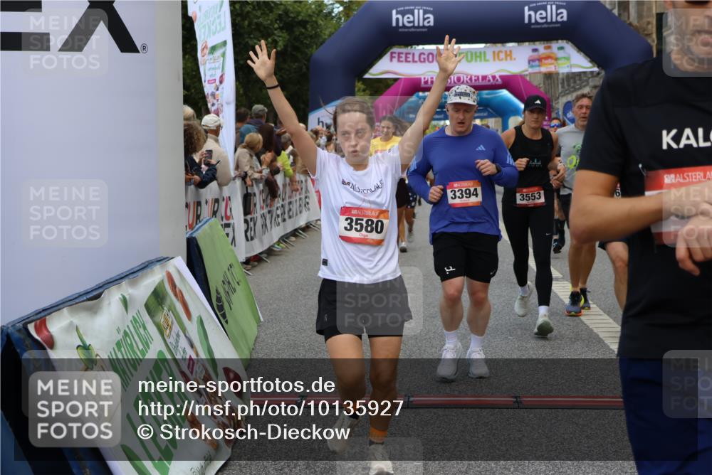 06.09.2026 - CURREX Alsterlauf Strokosch-Dieckow http://msf.ph/oto/10135927 06.09.2026 09:58:10 Ziel 3394, 3497, 3553, 3580, 3743, 3841, 3872, 3923, 4034, 4327, 4864, 5518, 5548, 5707, 5986, 6227, 6343, 6409, 8066, 8152, 8163, 8229 meine-sportfotos.de