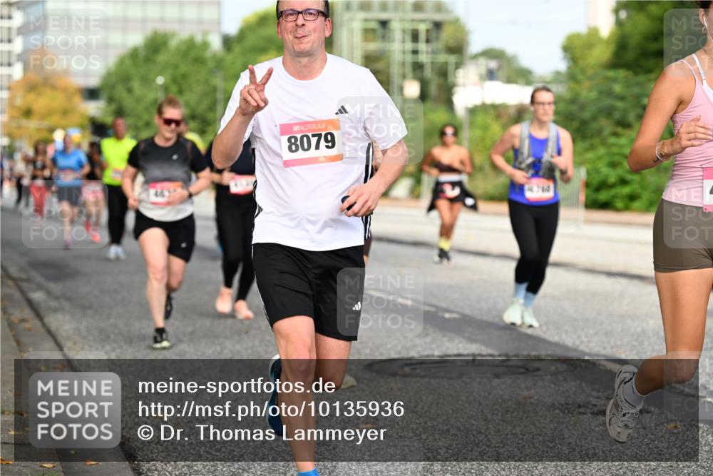 06.09.2026 - CURREX Alsterlauf Dr. Thomas Lammeyer http://msf.ph/oto/10135936 06.09.2026 10:00:44 Laufen 8079 meine-sportfotos.de