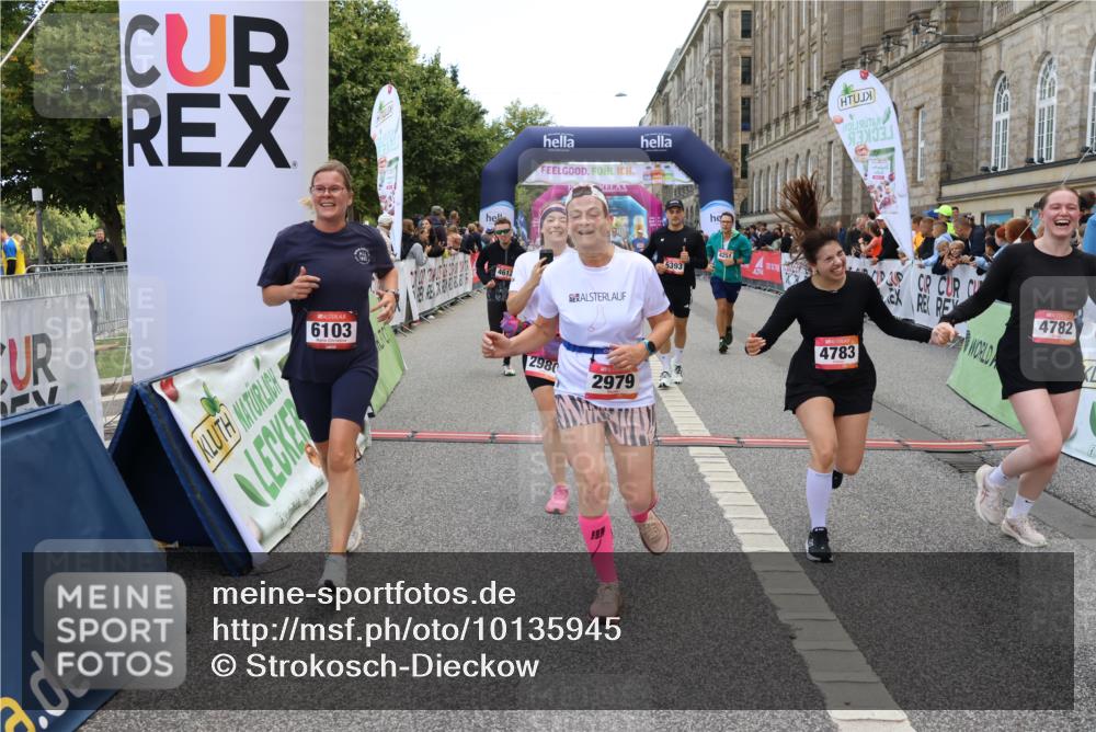 06.09.2026 - CURREX Alsterlauf Strokosch-Dieckow http://msf.ph/oto/10135945 06.09.2026 10:11:20 Ziel 2889, 2890, 2979, 2980, 4251, 4442, 4517, 4612, 4782, 4783, 5327, 5351, 5392, 5393, 5532, 5647, 5818, 6100, 6103, 6393, 6465 meine-sportfotos.de