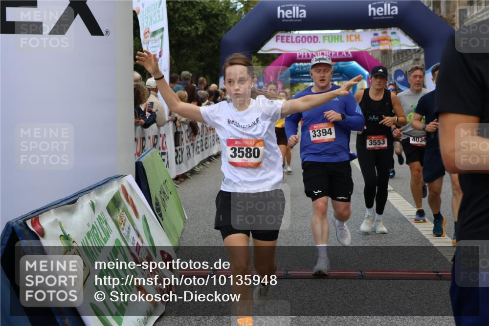 06.09.2026 - CURREX Alsterlauf Strokosch-Dieckow http://msf.ph/oto/10135948 06.09.2026 09:58:10 Ziel 3394, 3497, 3553, 3580, 3743, 3841, 3872, 3923, 4034, 4327, 4864, 5518, 5548, 5707, 5986, 6227, 6343, 6409, 8066, 8152, 8163, 8229 meine-sportfotos.de