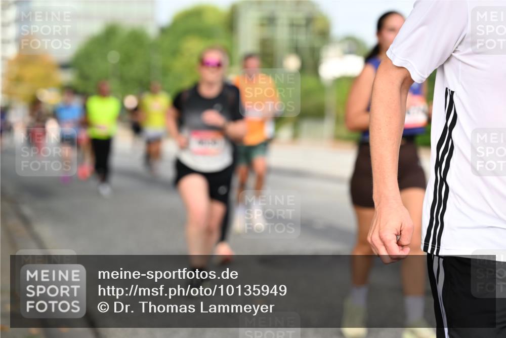 06.09.2026 - CURREX Alsterlauf Dr. Thomas Lammeyer http://msf.ph/oto/10135949 06.09.2026 10:00:45 Laufen  meine-sportfotos.de
