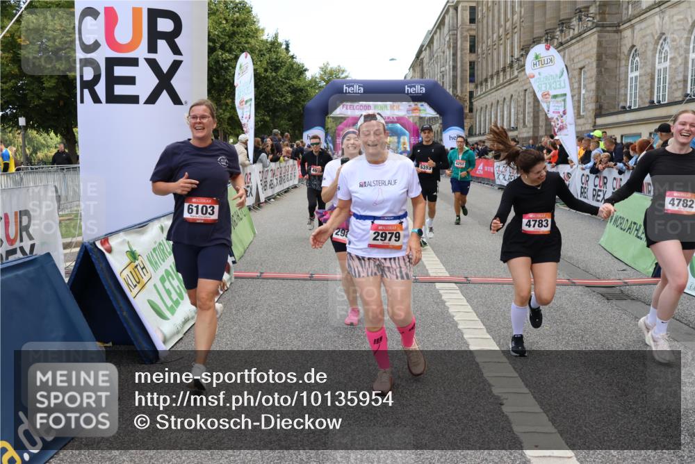 06.09.2026 - CURREX Alsterlauf Strokosch-Dieckow http://msf.ph/oto/10135954 06.09.2026 10:11:20 Ziel 2889, 2890, 2979, 2980, 4251, 4442, 4517, 4612, 4782, 4783, 5327, 5351, 5392, 5393, 5532, 5647, 5818, 6100, 6103, 6393, 6465 meine-sportfotos.de