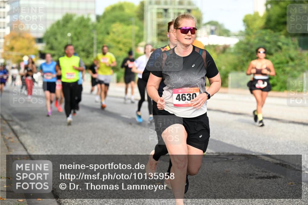 06.09.2026 - CURREX Alsterlauf Dr. Thomas Lammeyer http://msf.ph/oto/10135958 06.09.2026 10:00:46 Laufen 4630 meine-sportfotos.de