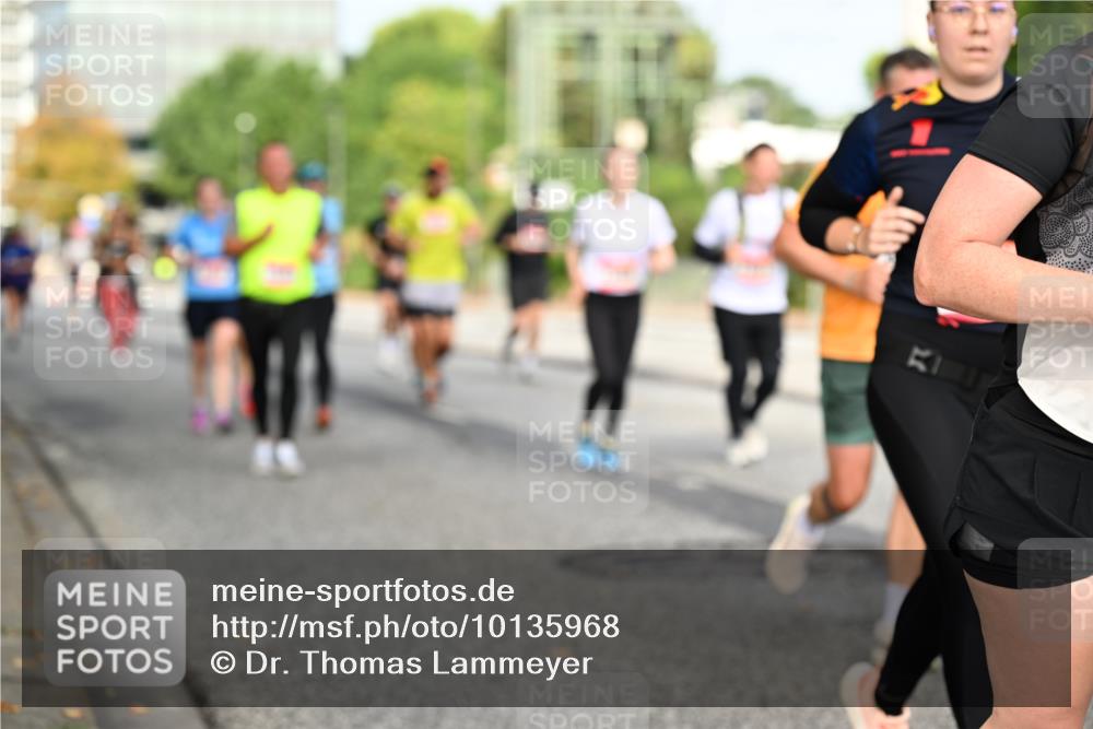 06.09.2026 - CURREX Alsterlauf Dr. Thomas Lammeyer http://msf.ph/oto/10135968 06.09.2026 10:00:47 Laufen  meine-sportfotos.de