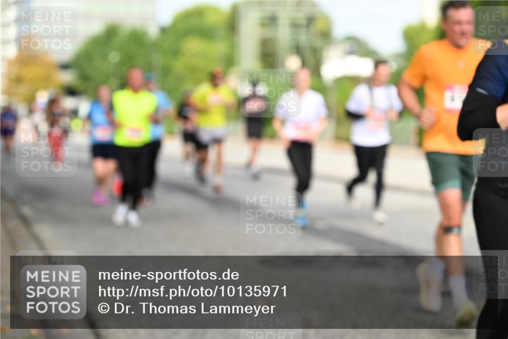 06.09.2026 - CURREX Alsterlauf Dr. Thomas Lammeyer http://msf.ph/oto/10135971 06.09.2026 10:00:47 Laufen  meine-sportfotos.de