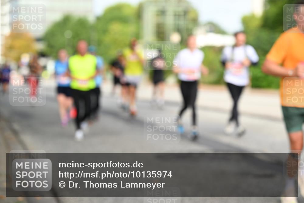 06.09.2026 - CURREX Alsterlauf Dr. Thomas Lammeyer http://msf.ph/oto/10135974 06.09.2026 10:00:47 Laufen  meine-sportfotos.de