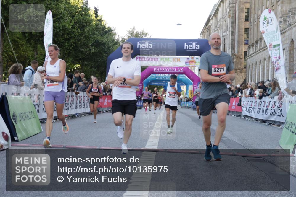 06.09.2026 - CURREX Alsterlauf Yannick Fuchs http://msf.ph/oto/10135975 06.09.2026 09:44:31 Ziel 2894, 3545, 4133, 4187, 4203, 4597, 4669, 4862, 5271, 5453, 5477, 5710, 5864, 6047, 6366, 8097 meine-sportfotos.de