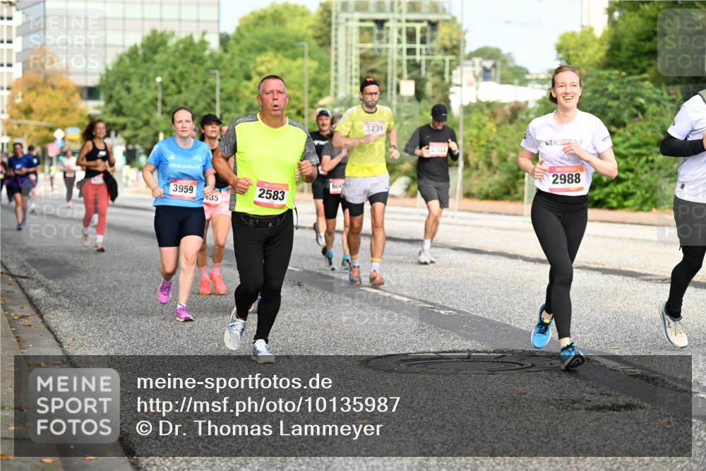 06.09.2026 - CURREX Alsterlauf Dr. Thomas Lammeyer http://msf.ph/oto/10135987 06.09.2026 10:00:49 Laufen 608, 3959, 2583, 35, 3239, 2303, 2988 meine-sportfotos.de