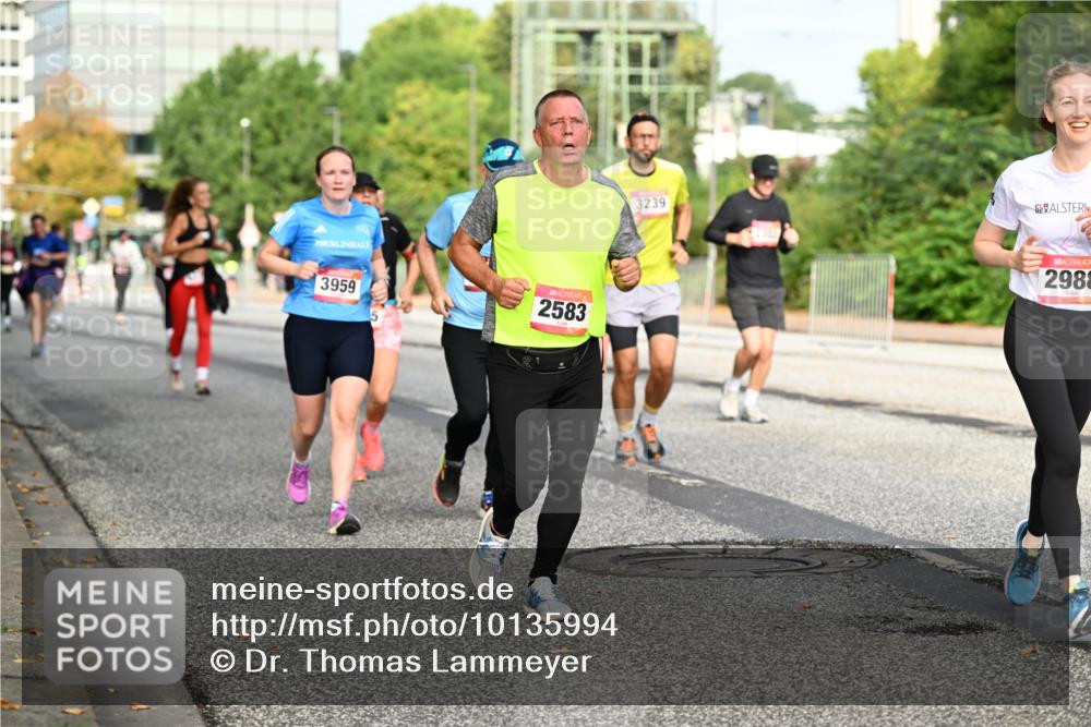06.09.2026 - CURREX Alsterlauf Dr. Thomas Lammeyer http://msf.ph/oto/10135994 06.09.2026 10:00:49 Laufen 3959, 2583, 3239, 2988 meine-sportfotos.de