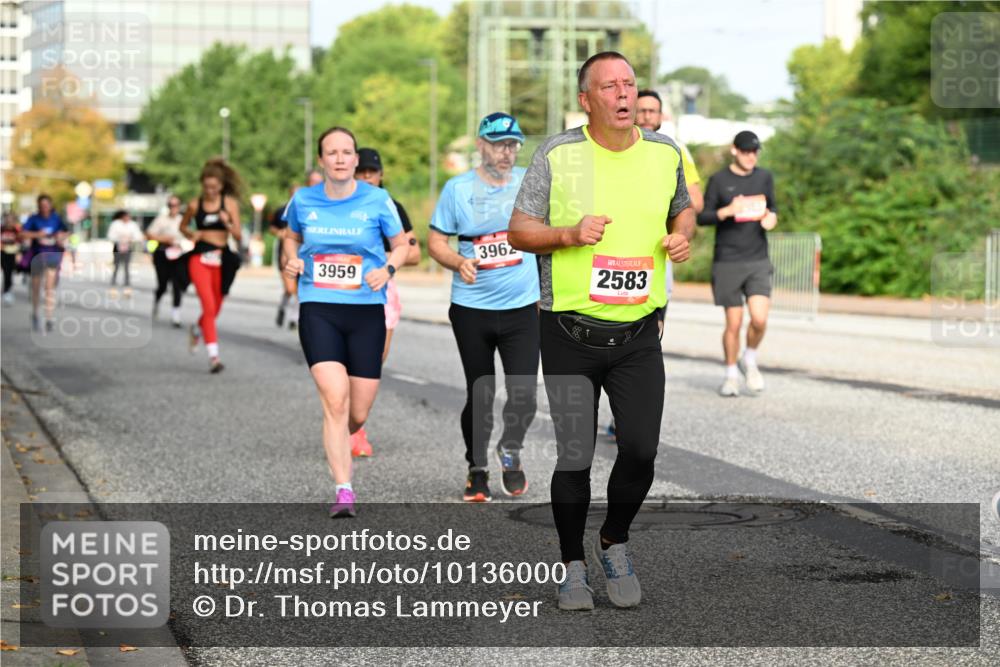06.09.2026 - CURREX Alsterlauf Dr. Thomas Lammeyer http://msf.ph/oto/10136000 06.09.2026 10:00:50 Laufen 3959, 3962, 2583 meine-sportfotos.de