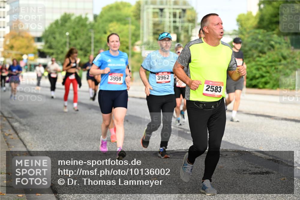 06.09.2026 - CURREX Alsterlauf Dr. Thomas Lammeyer http://msf.ph/oto/10136002 06.09.2026 10:00:50 Laufen 3959, 3962, 2583 meine-sportfotos.de