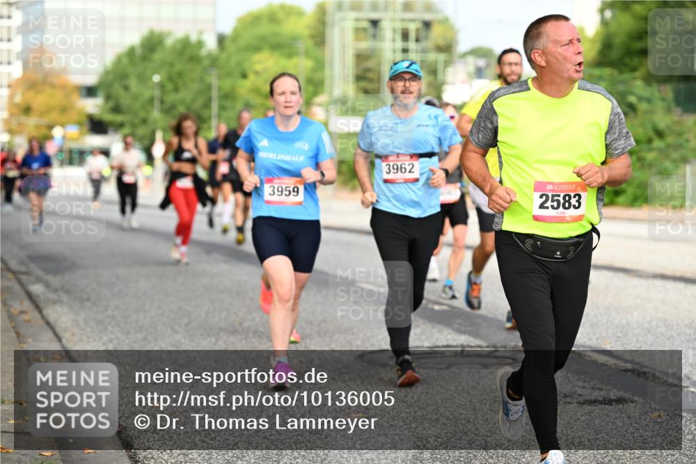 06.09.2026 - CURREX Alsterlauf Dr. Thomas Lammeyer http://msf.ph/oto/10136005 06.09.2026 10:00:50 Laufen 3959, 3962, 2583 meine-sportfotos.de
