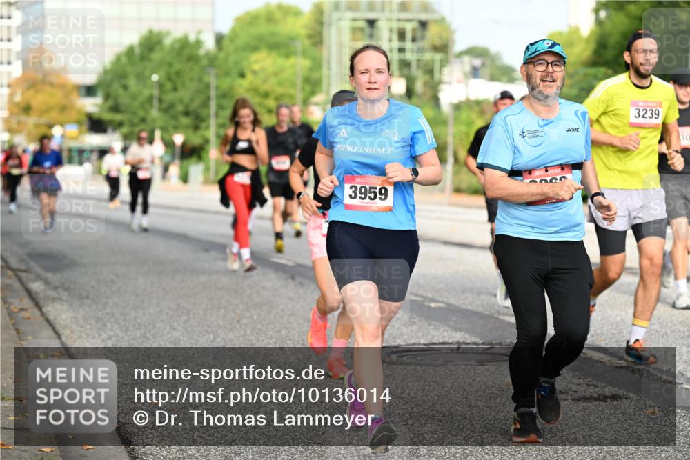 06.09.2026 - CURREX Alsterlauf Dr. Thomas Lammeyer http://msf.ph/oto/10136014 06.09.2026 10:00:51 Laufen 3959, 3239, 30 meine-sportfotos.de