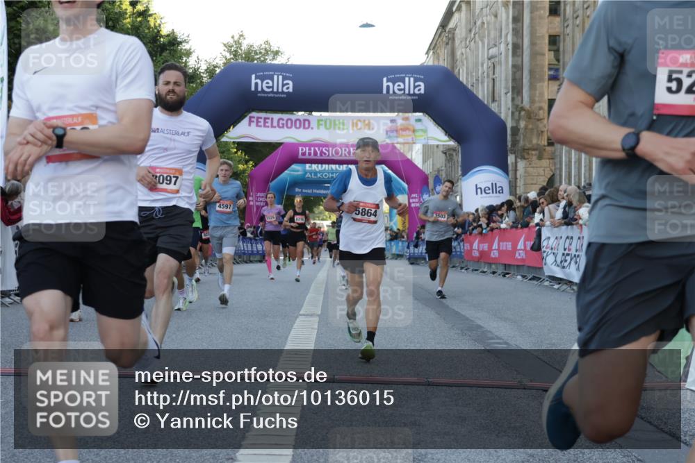 06.09.2026 - CURREX Alsterlauf Yannick Fuchs http://msf.ph/oto/10136015 06.09.2026 09:44:32 Ziel 2894, 3503, 3545, 4133, 4187, 4203, 4597, 4669, 4862, 5271, 5453, 5477, 5864, 6047, 6366, 8097, 8216 meine-sportfotos.de