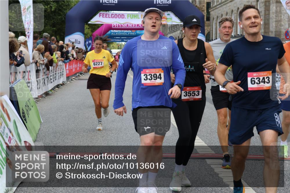 06.09.2026 - CURREX Alsterlauf Strokosch-Dieckow http://msf.ph/oto/10136016 06.09.2026 09:58:12 Ziel 2864, 3394, 3497, 3553, 3580, 3743, 3841, 3872, 3923, 4034, 4327, 4864, 5518, 5548, 5707, 5986, 6227, 6343, 6409, 8066, 8163 meine-sportfotos.de