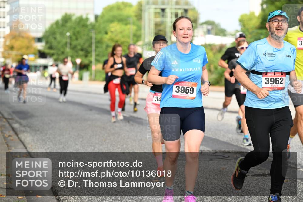 06.09.2026 - CURREX Alsterlauf Dr. Thomas Lammeyer http://msf.ph/oto/10136018 06.09.2026 10:00:51 Laufen 34, 3959, 3962, 31 meine-sportfotos.de