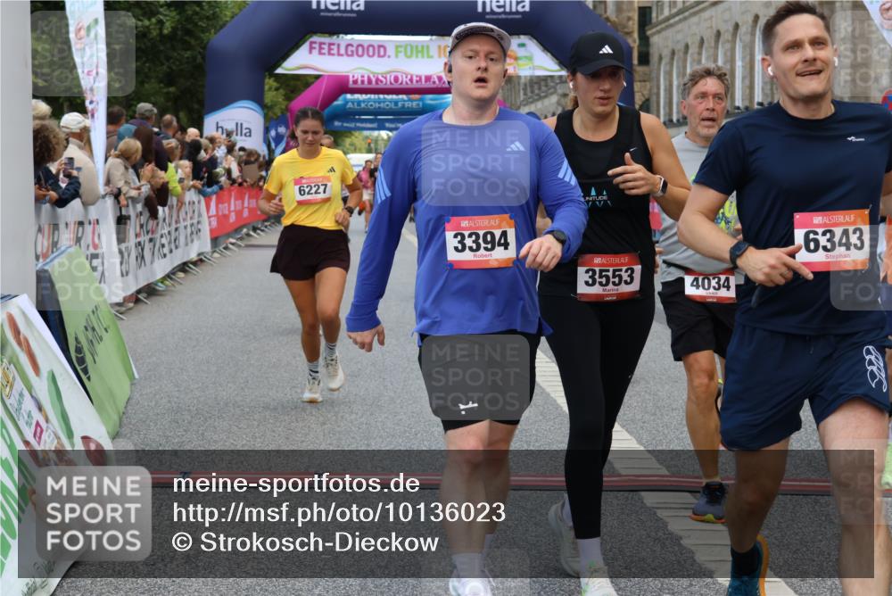 06.09.2026 - CURREX Alsterlauf Strokosch-Dieckow http://msf.ph/oto/10136023 06.09.2026 09:58:12 Ziel 2864, 3394, 3497, 3553, 3580, 3743, 3841, 3872, 3923, 4034, 4327, 4864, 5518, 5548, 5707, 5986, 6227, 6343, 6409, 8066, 8163 meine-sportfotos.de