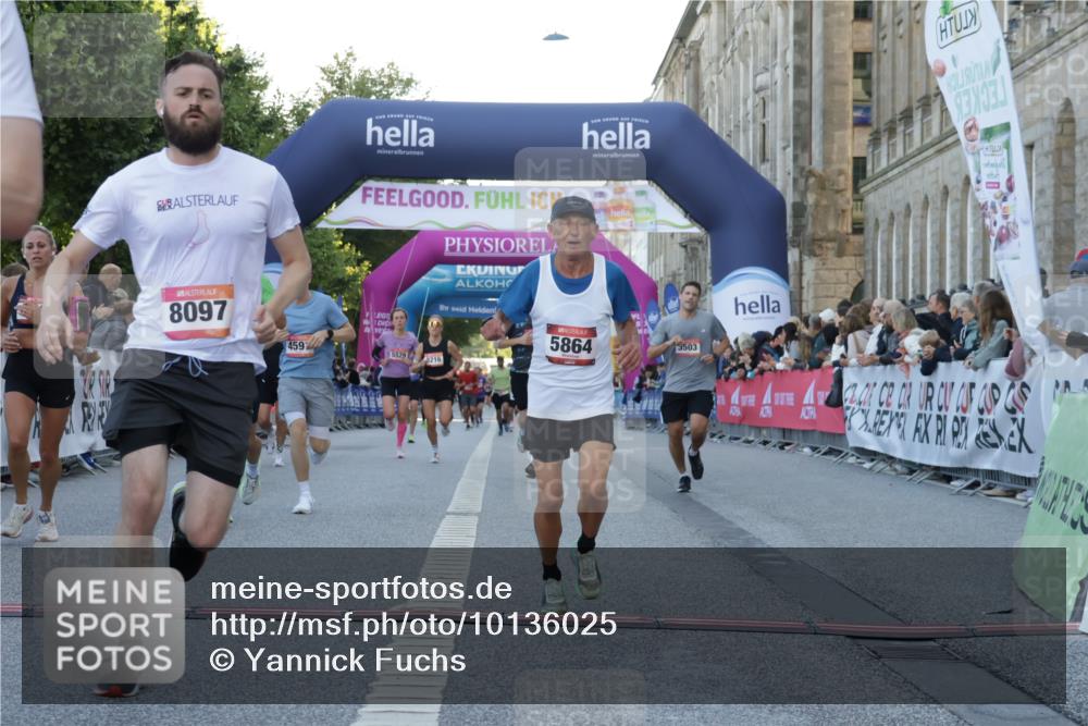 06.09.2026 - CURREX Alsterlauf Yannick Fuchs http://msf.ph/oto/10136025 06.09.2026 09:44:32 Ziel 2894, 3503, 3545, 4133, 4187, 4203, 4597, 4669, 4862, 5271, 5453, 5477, 5864, 6047, 6366, 8097, 8216 meine-sportfotos.de