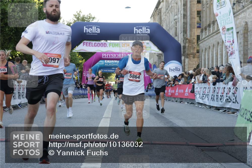 06.09.2026 - CURREX Alsterlauf Yannick Fuchs http://msf.ph/oto/10136032 06.09.2026 09:44:32 Ziel 2894, 3503, 3545, 4133, 4187, 4203, 4597, 4669, 4862, 5271, 5453, 5477, 5864, 6047, 6366, 8097, 8216 meine-sportfotos.de