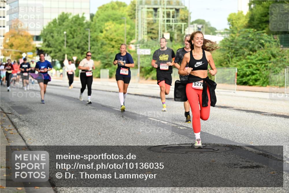 06.09.2026 - CURREX Alsterlauf Dr. Thomas Lammeyer http://msf.ph/oto/10136035 06.09.2026 10:00:53 Laufen 3745, 3752, 527 meine-sportfotos.de