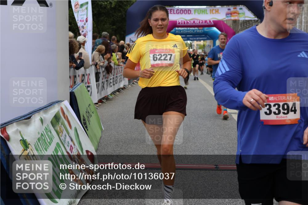 06.09.2026 - CURREX Alsterlauf Strokosch-Dieckow http://msf.ph/oto/10136037 06.09.2026 09:58:13 Ziel 2864, 3394, 3497, 3553, 3580, 3841, 3872, 3923, 4034, 4327, 5518, 5548, 5707, 5986, 6227, 6343, 6409, 8003, 8163 meine-sportfotos.de