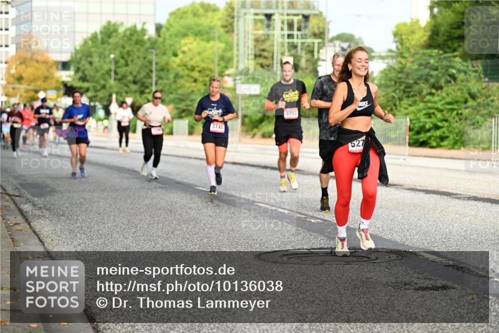 06.09.2026 - CURREX Alsterlauf Dr. Thomas Lammeyer http://msf.ph/oto/10136038 06.09.2026 10:00:53 Laufen 3745, 3752, 527 meine-sportfotos.de