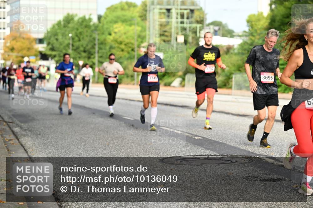 06.09.2026 - CURREX Alsterlauf Dr. Thomas Lammeyer http://msf.ph/oto/10136049 06.09.2026 10:00:54 Laufen 3752, 3696, 52 meine-sportfotos.de