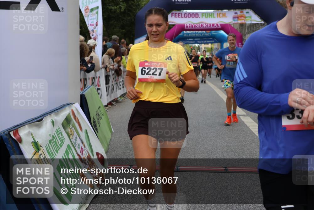 06.09.2026 - CURREX Alsterlauf Strokosch-Dieckow http://msf.ph/oto/10136067 06.09.2026 09:58:14 Ziel 2706, 2864, 3394, 3497, 3553, 3580, 3603, 3841, 3872, 3923, 4034, 4327, 4732, 5707, 5986, 6227, 6343, 6409, 8003, 8163 meine-sportfotos.de