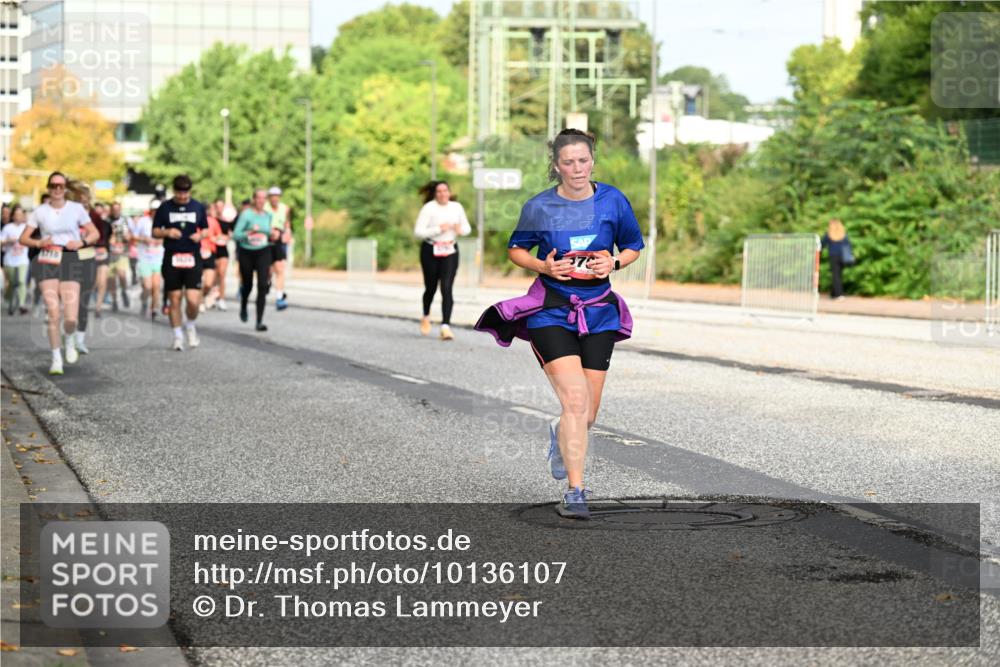06.09.2026 - CURREX Alsterlauf Dr. Thomas Lammeyer http://msf.ph/oto/10136107 06.09.2026 10:00:59 Laufen 1716 meine-sportfotos.de