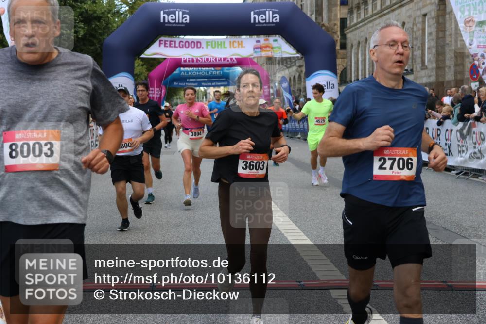 06.09.2026 - CURREX Alsterlauf Strokosch-Dieckow http://msf.ph/oto/10136112 06.09.2026 09:58:20 Ziel 2706, 2864, 3603, 3679, 3804, 4106, 4501, 4525, 4732, 4800, 5018, 5257, 5986, 6409, 8003, 8052, 8296 meine-sportfotos.de